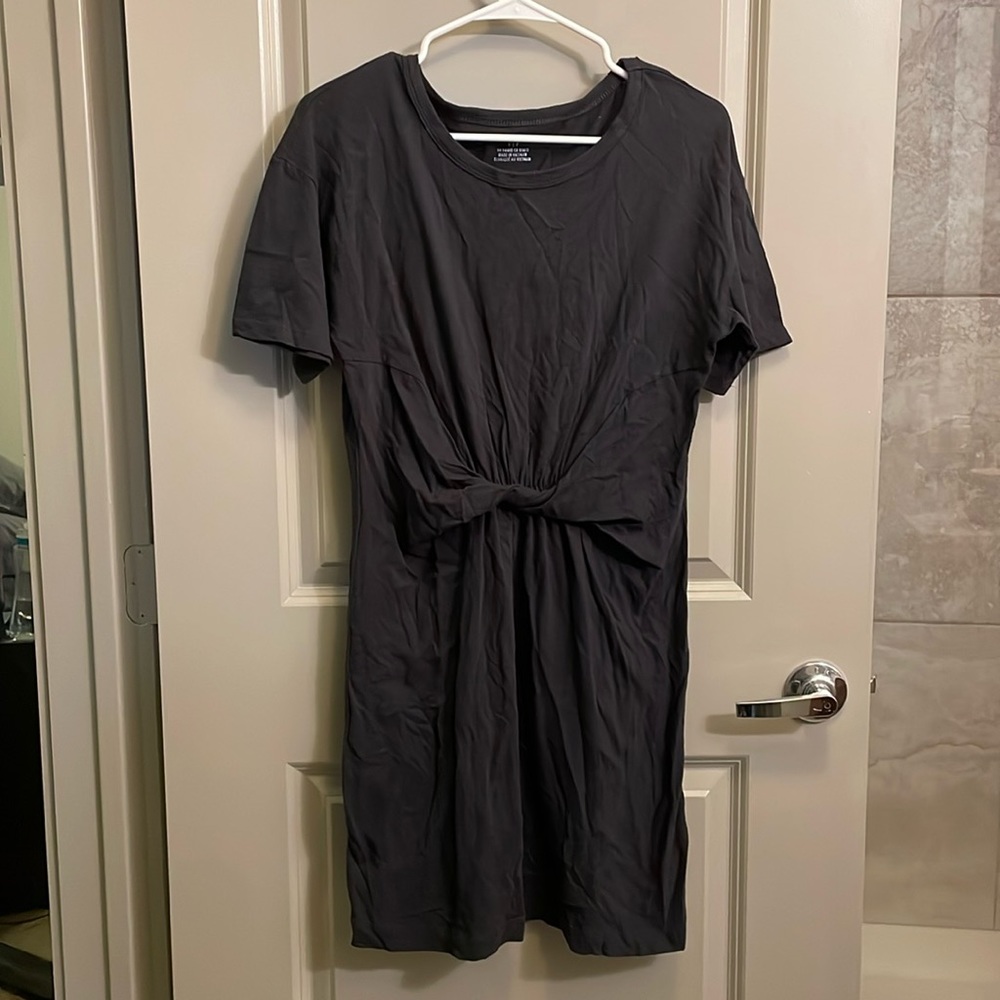 Aerie dress, twist in the middle